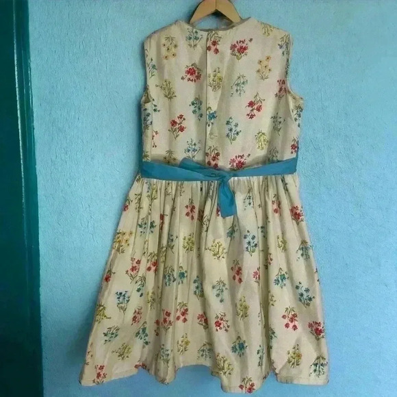 Vintage Girl's Floral Sleeveless Dress.  No tag or size.  Approx. Size 6 Girl's - Picture 2 of 7